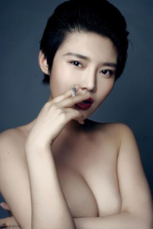成人精品一區(qū)二區(qū)三區(qū)電影黑人_藍光電影在線看