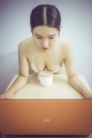 好看手機壁紙歐美_高清手機在線看